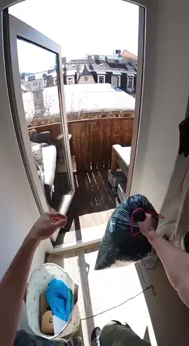 When laziness meets legendary accuracy… nothing but bin from the third floor! #BalconyBuckets #TrashCanSniper #ThreeStoryShot #NothingButBin #TrashTrickShot #LegendaryToss #CleanupWithStyle #LongDistanceDump #PrecisionThrow #EpicTrashShot