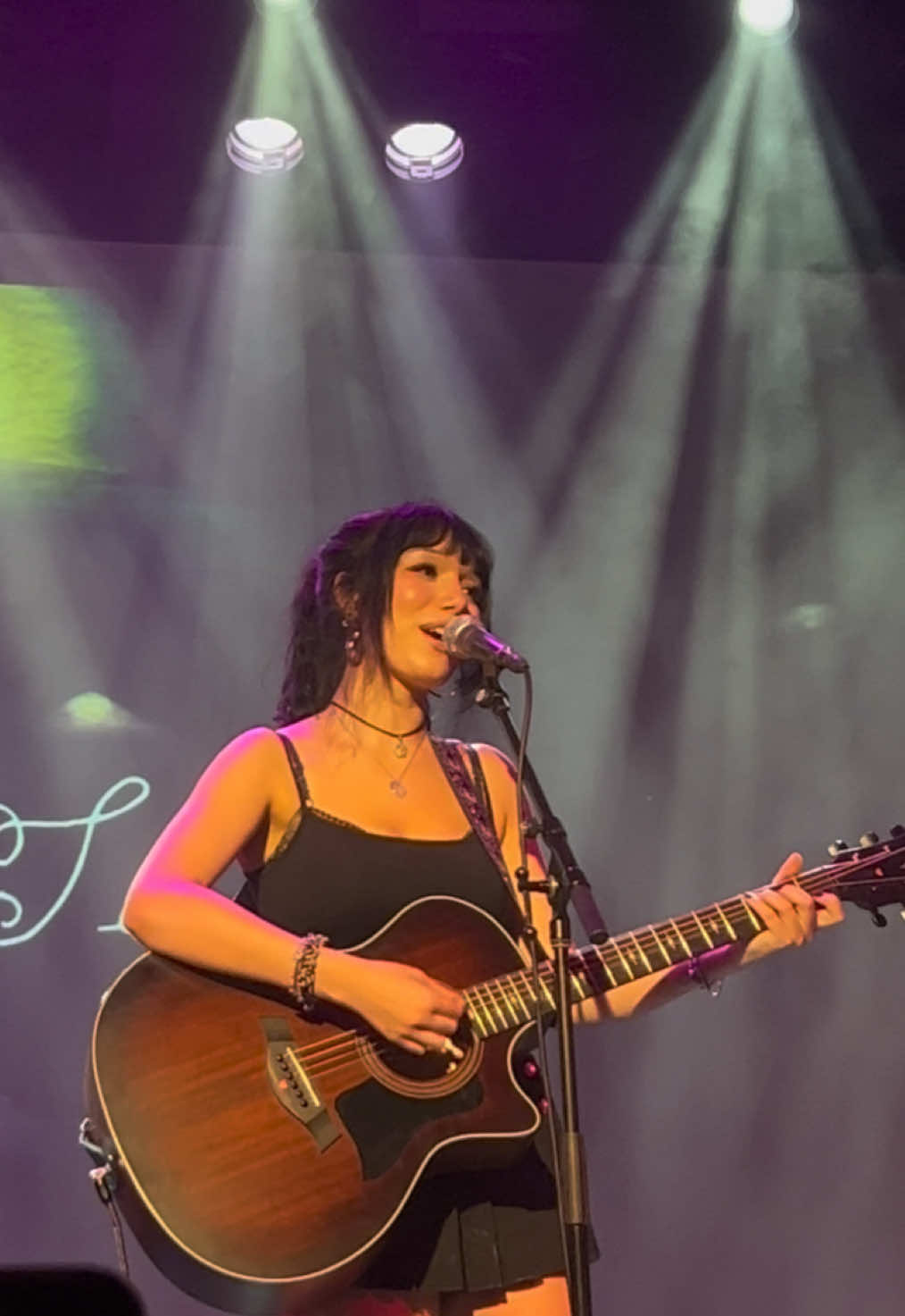you were mine ≽^•⩊•^≼  #eshatewari #youweremine #esha #sydney #concert @king derp @esha tewari 