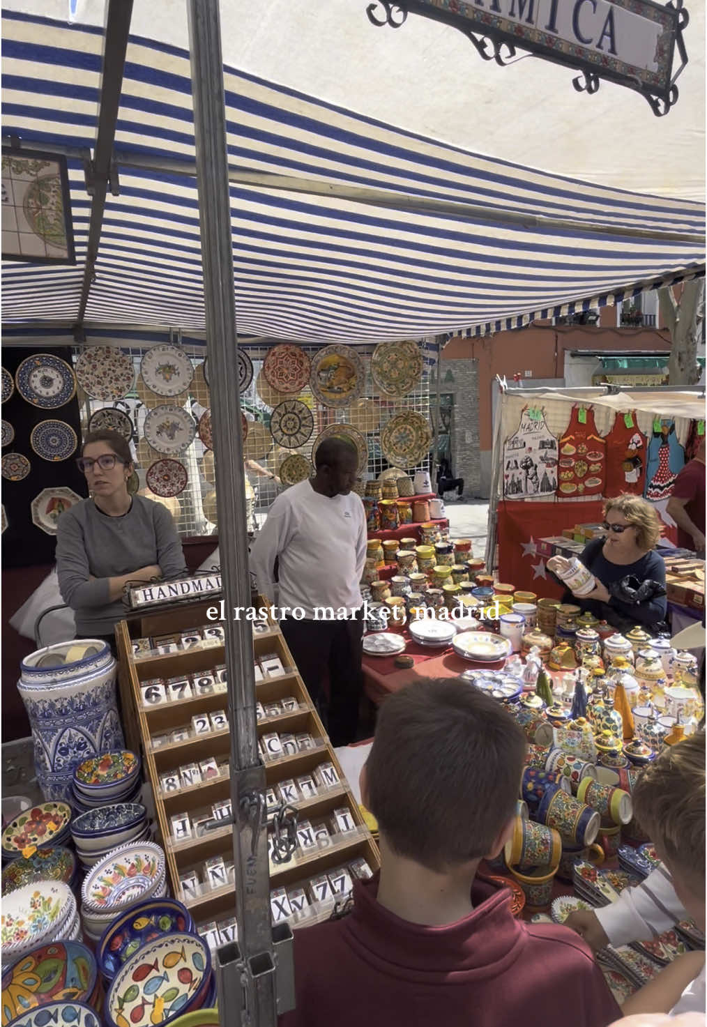 went to #elrastro market in #madrid yesterday! it’s the biggest open-air flea market in spain. super packed but such cute stuff for #Summer ! #OOTD #elrastro #fleamarket #spain #madrid #europe #eurosummer #fashion #luxuryfashion #ethicalfashion #oldmoney 