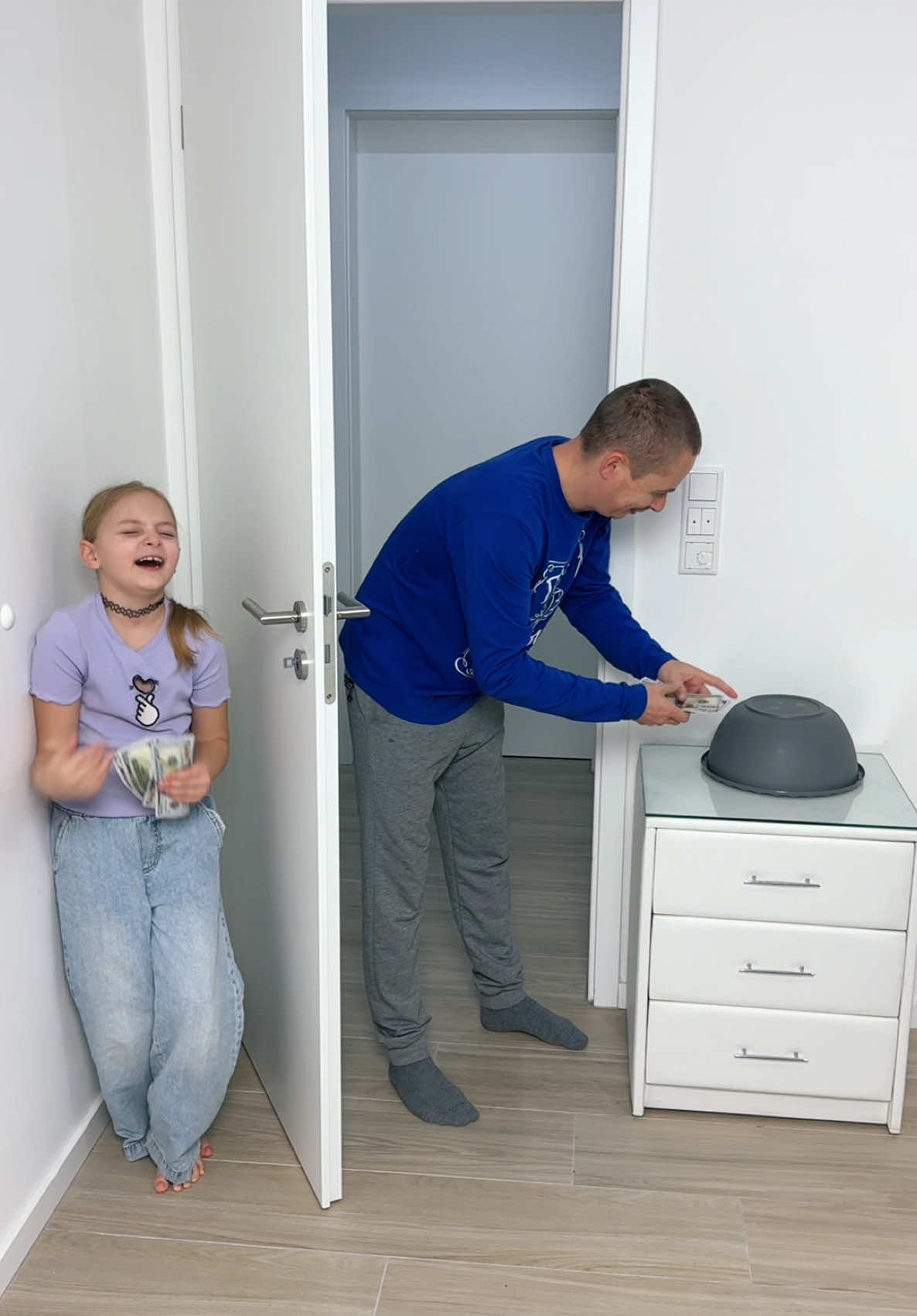 #funnyvideo #familytime #funny #family #couple 😂