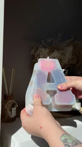 🥰😍 #demolding #resin #epoxy #resinflowers #konserwacjabukietówślubnych #pamiątkaślubu #bukietślubny 