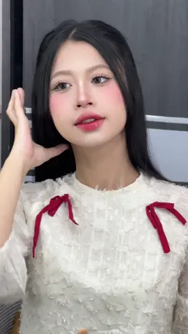 Make cho em gái đi chụp 30/4 ❤️💋 Xinh iu qá ạh