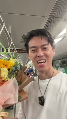 MAN OH MAN! Credits @jingen @dran #flowers #kindacts #kindnesssg #sgfyp #sgtiktok 