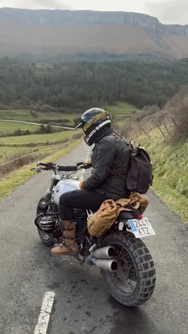 Take off to freedom! ⛰️ @guille.v7 #MakeLifeARide #RnineTScrambler #CustomBike #NotForSale #BMWMotorrad