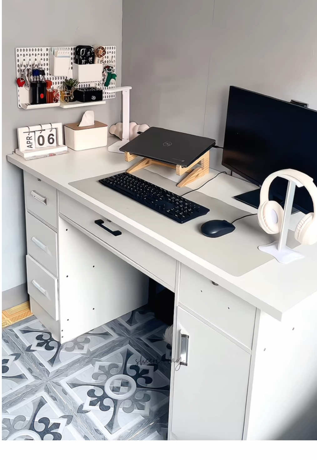 Replying to @rix a must have OFFICE TABLE ✨🤌🏻 #table #officetable #worktable #computertable 