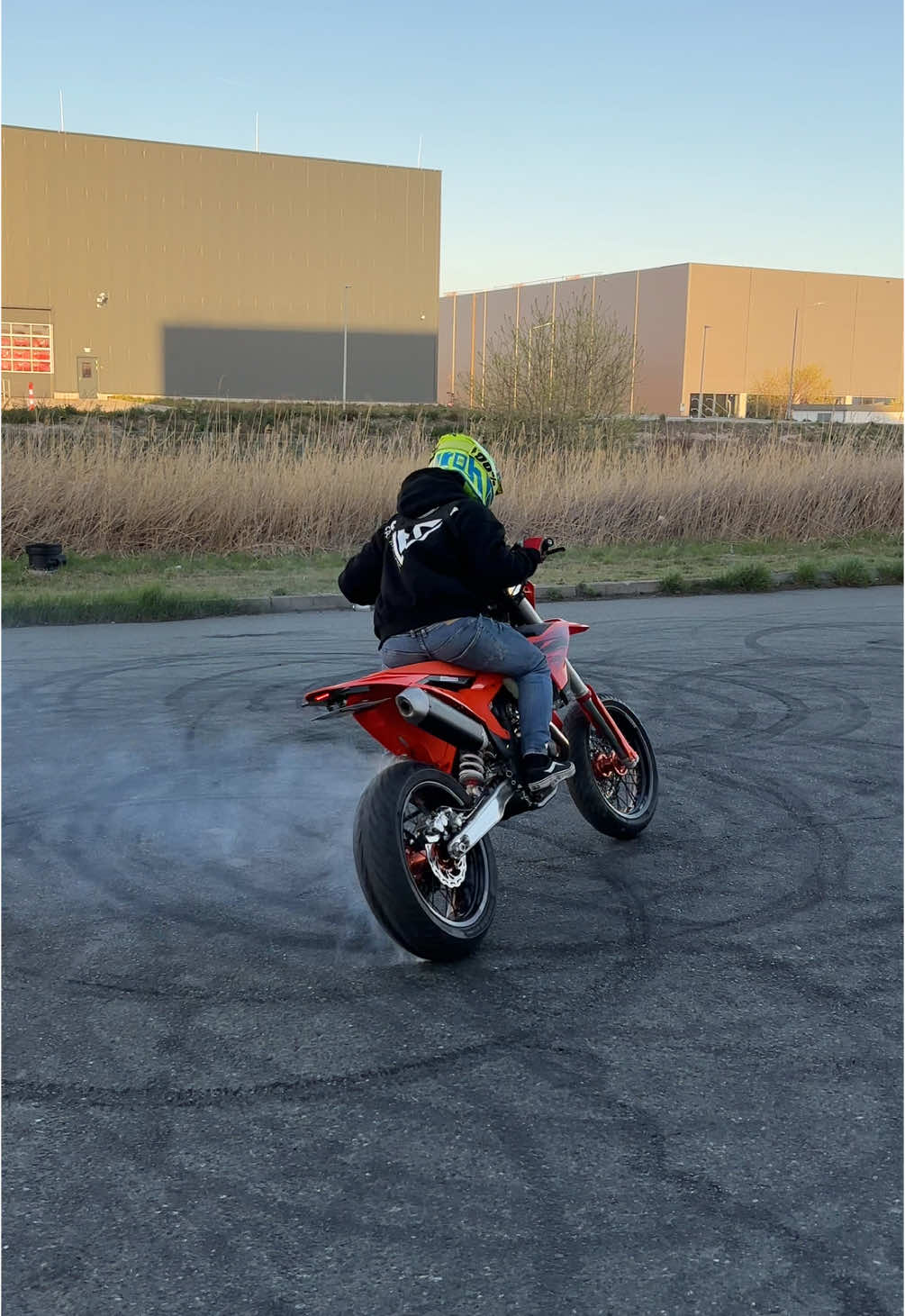 Nice physique 😮‍💨#supermoto #bikelife #Lifestyle #motivation #foryou #viral @Eurogrip 