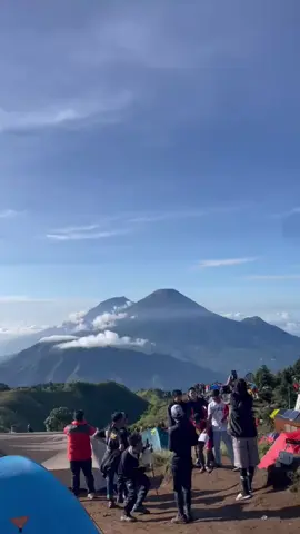 mentahan buat bikin snap #prau #praumountain #sunrisecamp 