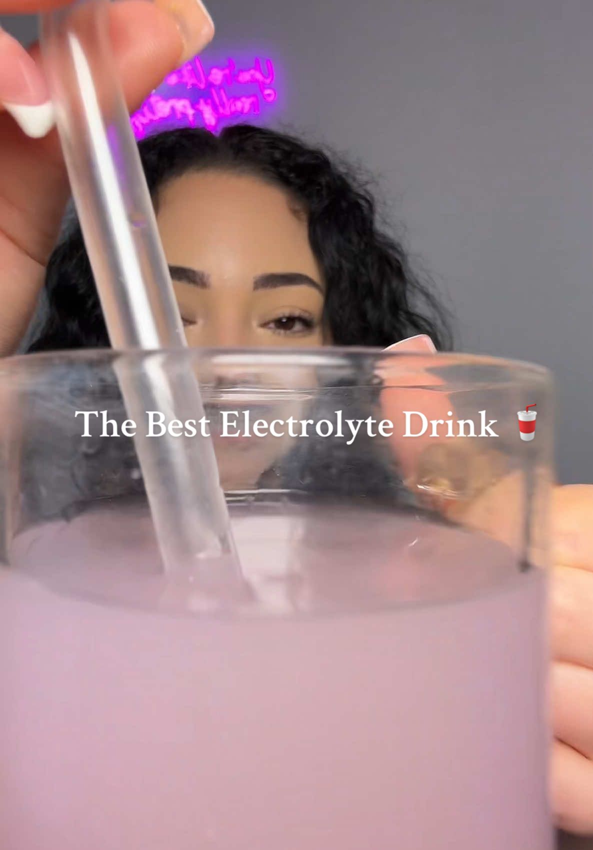 I can’t stop drinking this #stayhydrated #electrolytedrink #boostyourimmunity #tiktokwellness #immunesupport 