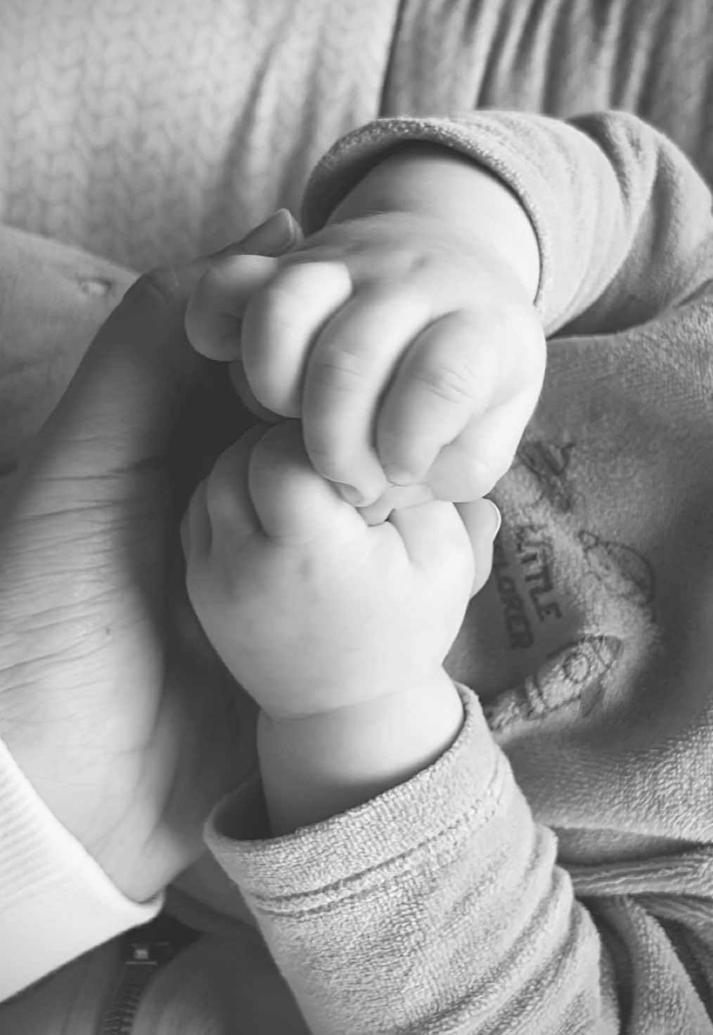 Those tiny hands wrapped around my fingers… 🥹 #littlemiracleofmine #baby #motherhood #babysong #tinyhands 🎵