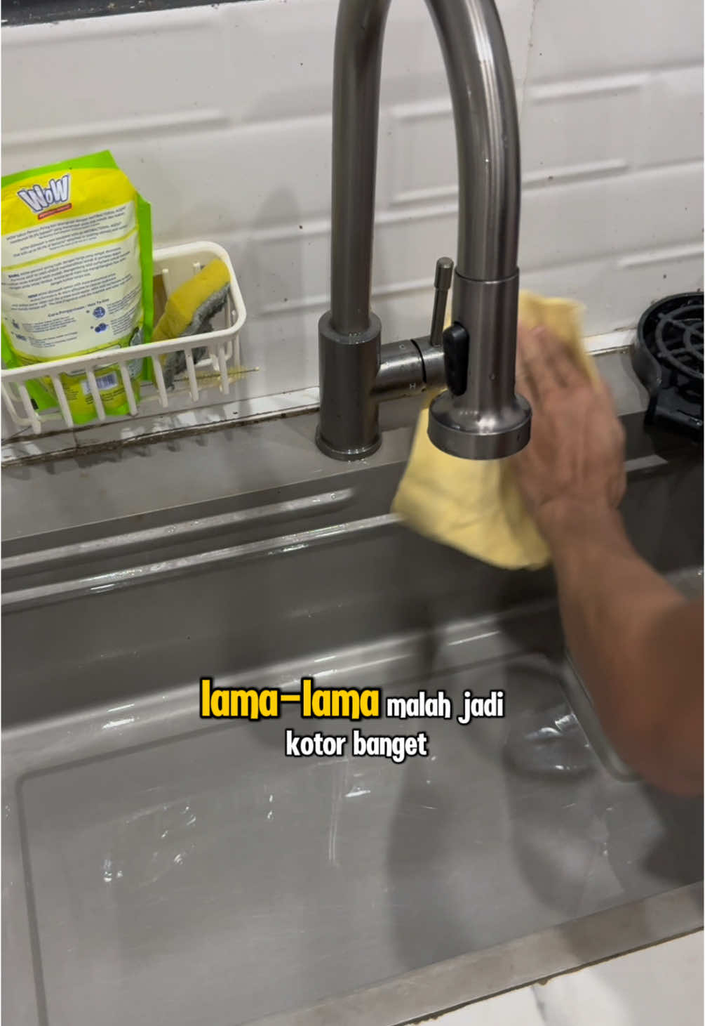Capek setiap hari ngelap air yang nyiprat dari wastafel? Alas pelindung keran ini bikin area wastafel tetap kering dan bersih. Bisa dipasang di dapur atau kamar mandi, praktis banget! #pelindungkeran #alaswastafel #alatrumahantiribet #alatdapurunik #wastafelbersih #idejualanrumahan #perabotrumah #barangviral #alatdapurkekinian #fyp