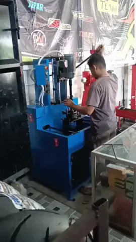 keluaraga adalh penyemangt tuk mencri nafkah