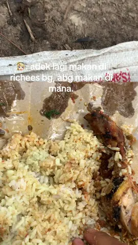 makan di kebun sawit nya abg dek olok pultakkk