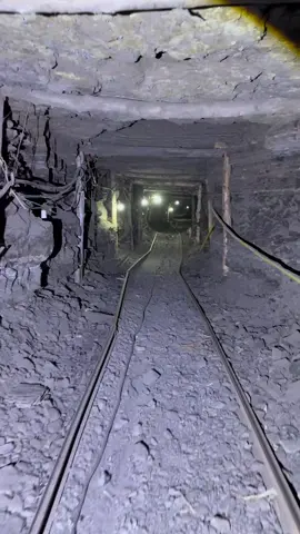 Dangerous cave in Black Diamond mine #dangerous #hiddentreasure #blackdiamondmining #goldmining #undergroundmining #minecraftmining #cave #ustiktok #usatiktok #tunnel #minerals #Minecraft 
