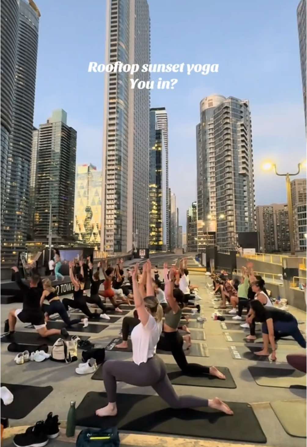 Join our rooftop summer events starting June 7 👀 Sign up for our email list to be the first one to get access to the tickets 🤭 -> https://www.elevatefitnessto.com/event-list #torontolife #torontofitness #toronto #torontocommunity #torontoevents #torontofitnesscommunity #todotoronto #torontoyoga #rooftopyoga #sunsetyoga #torontorooftop 
