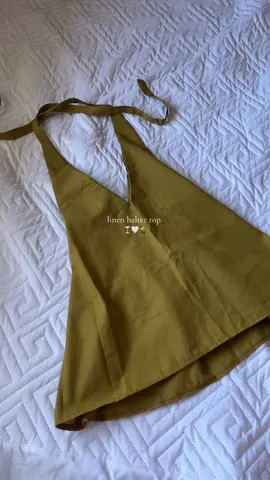 #linentop #haltertop #topforwomen #toprecomendation #sexytop #backlesstop #vnecktops #outfitideas #tfashion #summeroutfitideas 