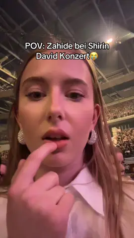 Das kann doch echt nicht war sein@ZAHIDE hör auf zu singen Bro es belastet mich schlimme
