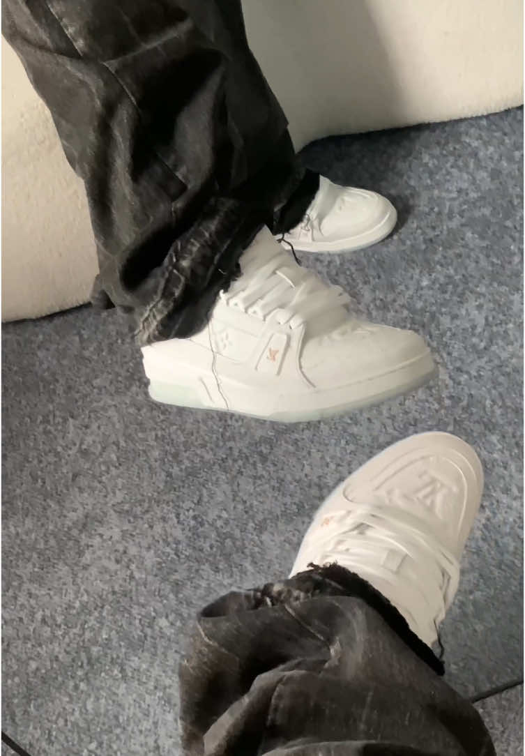 White Lv Trainers 🤍#lv #louisvuitton #lvshoes #lvsneakers #mensfashion #menstyle #sneakers #streetwear #outfitinspo #OOTD #fashiontiktok #fyp #viral #fypシviral 
