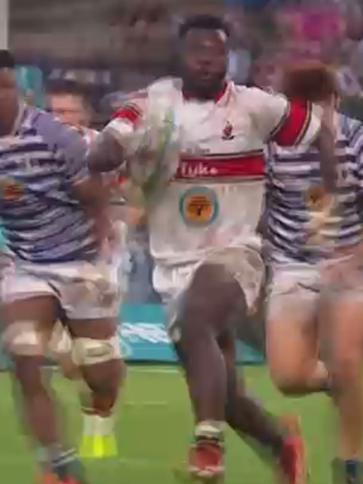 Imagine making a run like this and being this close to the try line 😳🔥💨 #SSRugby #VarsityCup #VarsityCupRugby #TuksRugby #KamoheloTlome