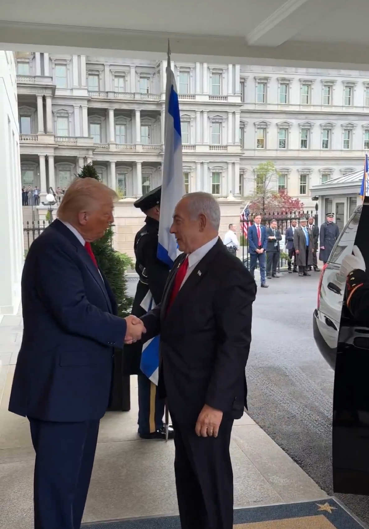 BREAKING NEWS: President Donald J Trump welcoming Israel Prime Minister Benjamin Netanyahu moments ago at The White House for a meeting in The Oval Office! @potus @realdonaldtrump @teamtrump @trumpwarroom @whitehouse @b.netanyahu 📸: @margomcatee 🇺🇸🇺🇸🇺🇸🇮🇱🇮🇱🇮🇱
