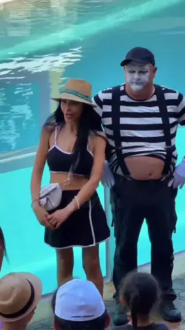 Soo Funny #bestoftom #hilarious #mime #tomthemime #tom #seaworldmime #tomtheseaworldmime #totanthemime #vairal #vairalvideo #funny #funnyvideos #fyp #foryou #foryoupage 