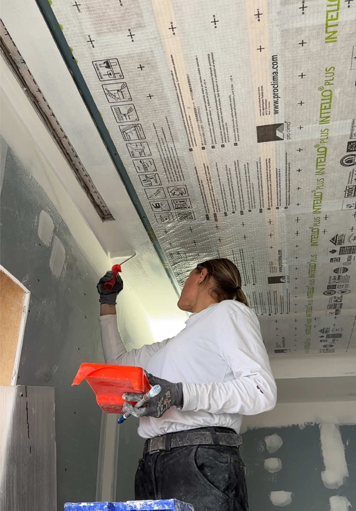 Preparing a niche for an LED and electric slide.  #construction #ledlight #led  #renovation #interior #dewaltfrance #drywall #b13 #celtniecība #būvniecība #monaco 