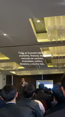 yo con mis dos semestres en finanzas y casi llevándome conta la primera vez🗣️  #uni #finanzas #girl #fypp #fyp 