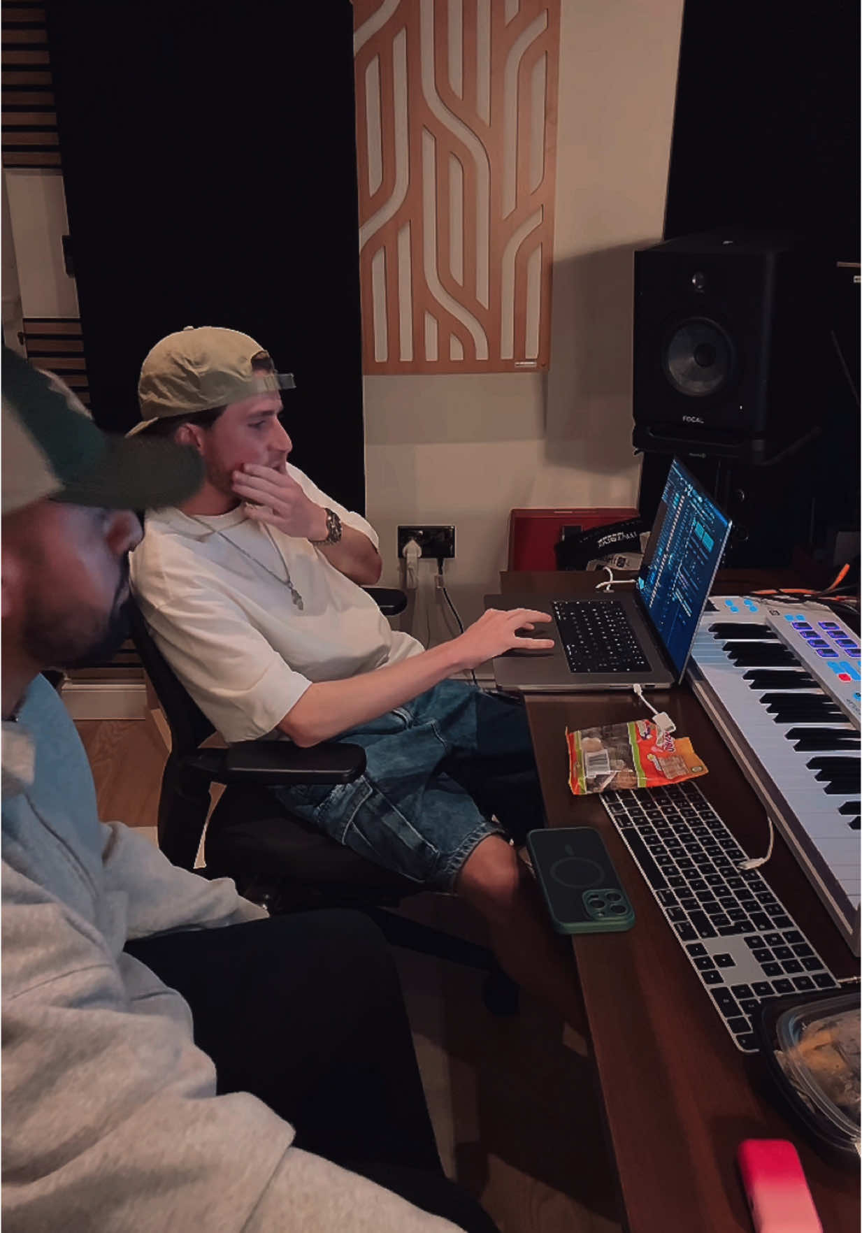 Back in the studio w the broski @Ozzie Guven  We liking this one? #foryou #foryourpage #foryoupage #dj #music #unreleased #ozzieguven #lukedean #studio 