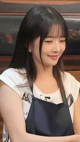 rei eating fancam🫶🏻💗 -son kesime kalite cok eklenmemis neyseee gene icime sinmeyen bir fancam oldu umarim kullanan olurr nadirr🎀 #keşfet #eat #fancam 