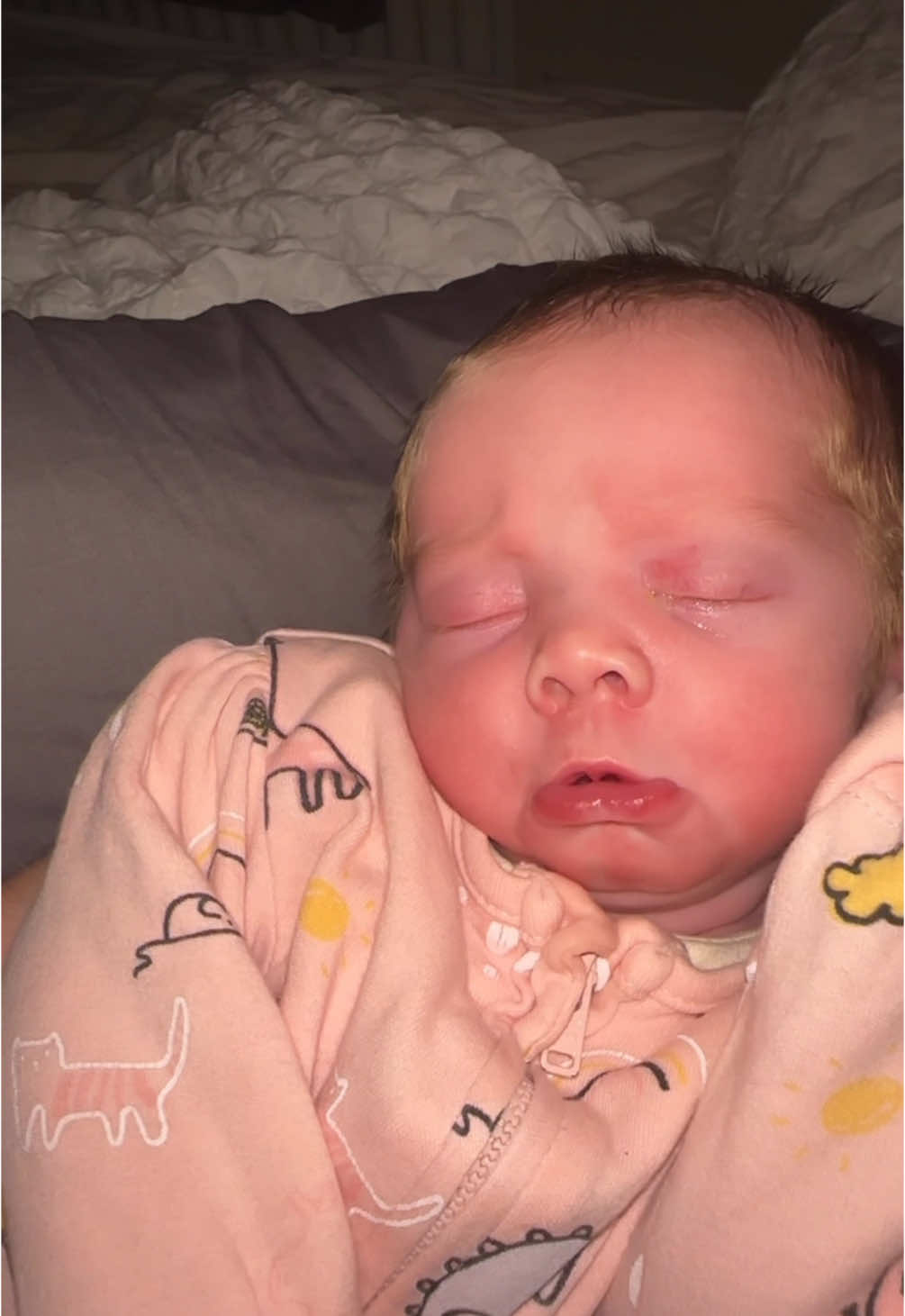I wonder what they even dream about?! 🥺 #newborn#babygirl#2weeksold#newborndreaming#fyp
