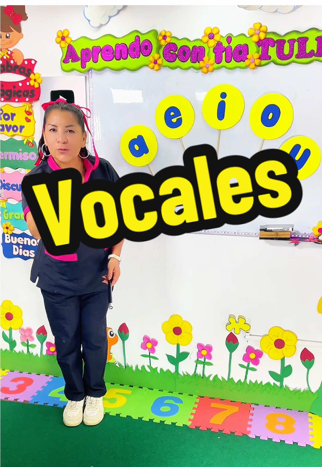 Las vocales #vocales #kidsoftiktok #aprendoentiktok #maestrasdetiktok 