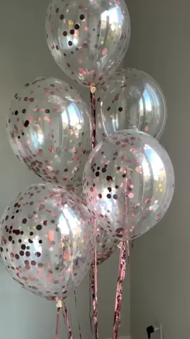 ✨ Confetti balloons, but make it rose gold & magical! These clear beauties catch the light and everyone’s attention — perfect for birthdays, brunches, and celebrations of any kind. You bring the party — we’ll bring the sparkle! #ConfettiBalloons #RoseGoldParty #BalloonMagic #MiamiEvents #PartyDecor #BalloonLove #CustomBalloons #TrendingNow #ViralDecor #BalloonStyling #BalloonsMiami #EventInspo #DecorGoals