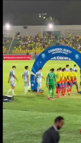 #seleccioncolombia #futbolprofesionalcolombiano #humildad 