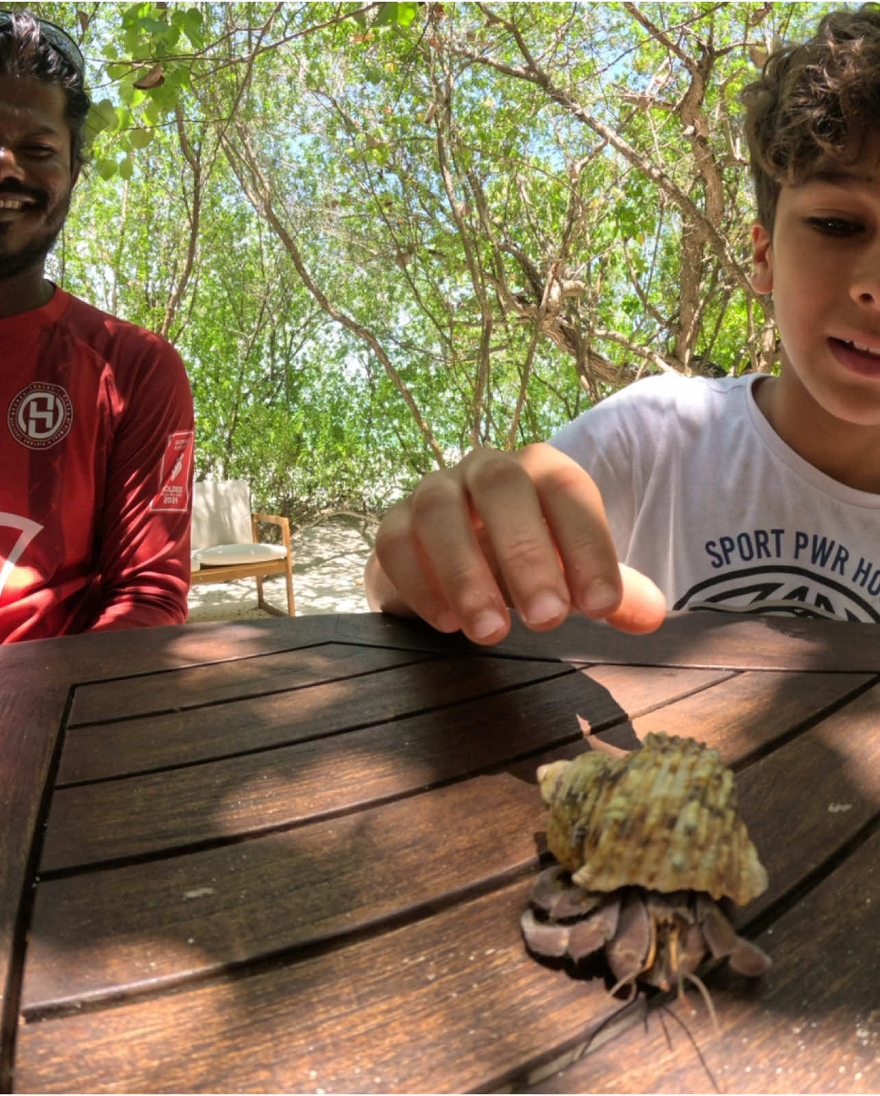 Hussain teaching me how to get bait for the white Emperor fish #mannialam #foryou   #allahomabarik  #huntmaster