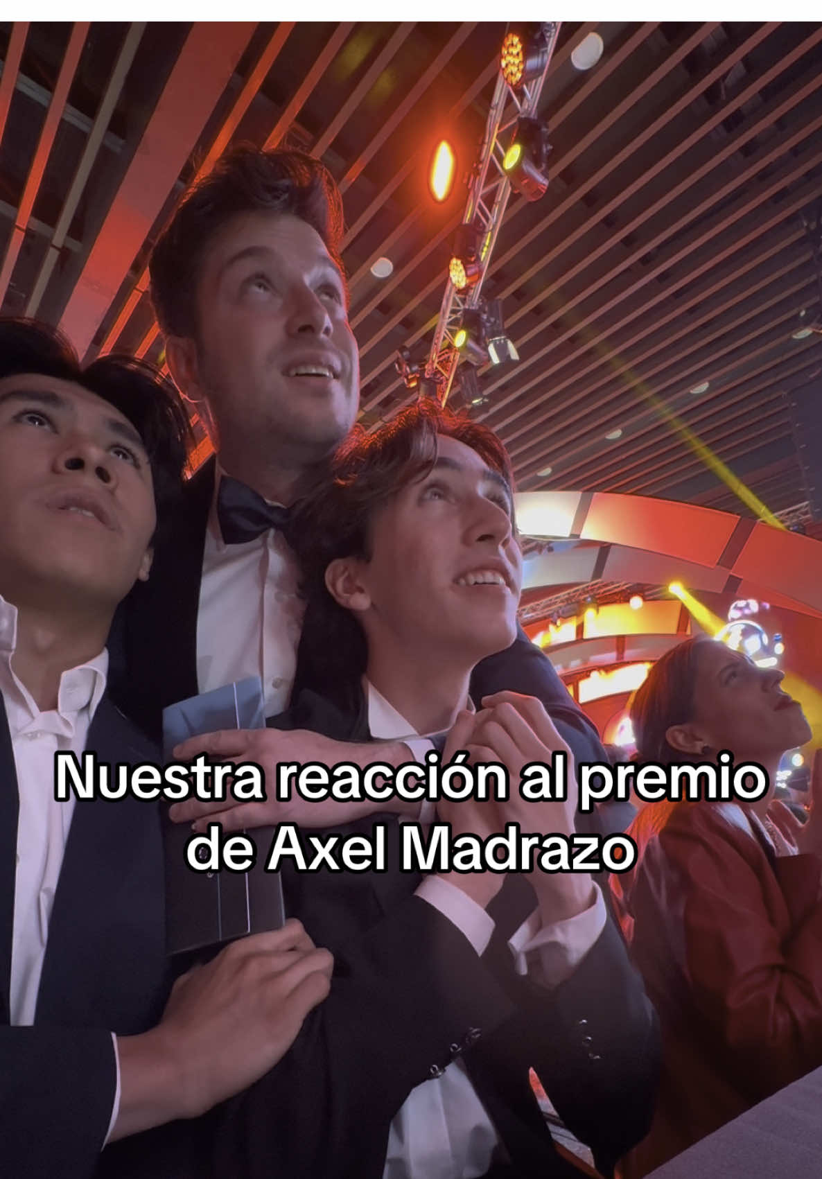 Orgulloso de @Axelmadrazo cómo te queremos muchachón  . #nadienosvaaextrañar #reaction #serie #memoch #nnve #nnvae #axelmadrazo #aura #fyp 