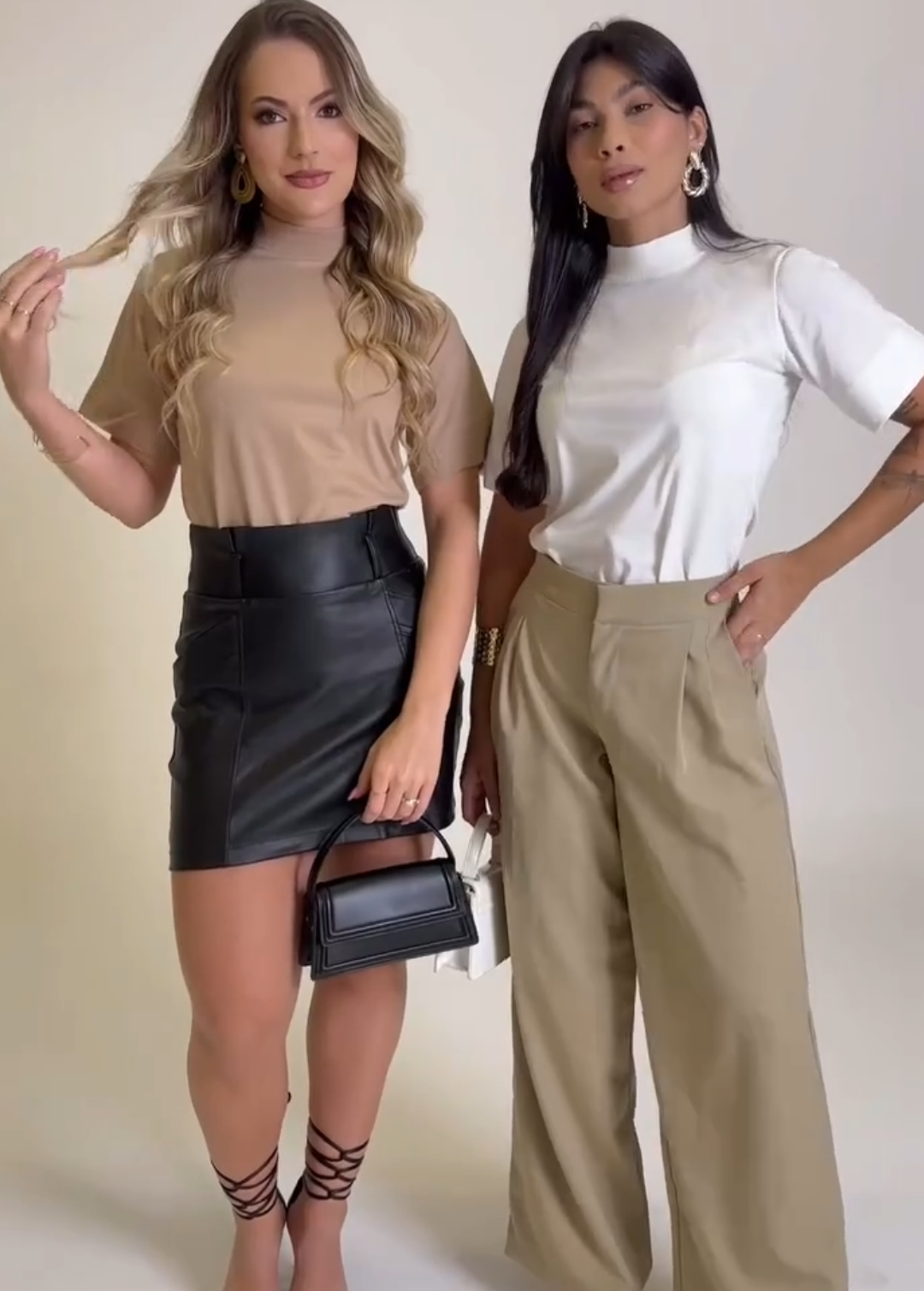 Essa é a nossa T-shirt. lisa, reta e com gola alta. 100% algodão sustentável e disponível nas cores preta, branca e bege.







 Garanta já a sua no link abaixo!! 🛍️
 
https://bastylos.mercadoshops.com.br/lojasderoupasfemininas

 #basic

#basicessentials #tshirt

#tshirtbranca #tshirtbasic #inverno #tendencia #golaalta
 #roupasfemininas 
