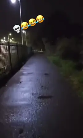 Scream il fait trop peur j'aimerais bien tombé sur lui 🤣 #Halloween #scrarymovies #screammovie #scream #fail #videodrole #fyppp #foryoupage❤️❤️ #chute 