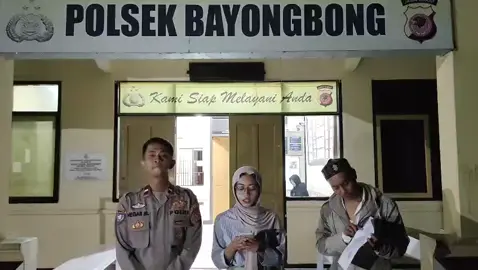 disini saya juga sebagai korban penyalahgunaan foto ktp / kk , dipake buat jualbelihp , untuk kedepannya mohon maaf jika ada yg mengaku ngaku itu pake foto ktp atas nama (salwa wahyuni) itu bukan saya sama sekali , semoga tidak ada kejadian selanjutnya😇🙏🏻#hatihatipenipuanonline #nipujualhp #penipuandana #kapolsekbayongbong #garut