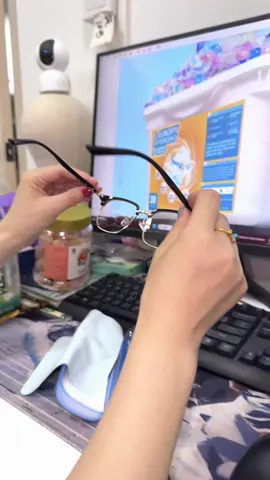 🕶️👓#Glasses #Sunglasses #Daily #Antibluelight #Decoration #Frame #Fashion #Basic #FaceModification #Portable #Recommended #Light #Durable #fyp #foryoupage #tiktokshopcybermonday #tiktokshop #us #OOTD #goodthings #gift 