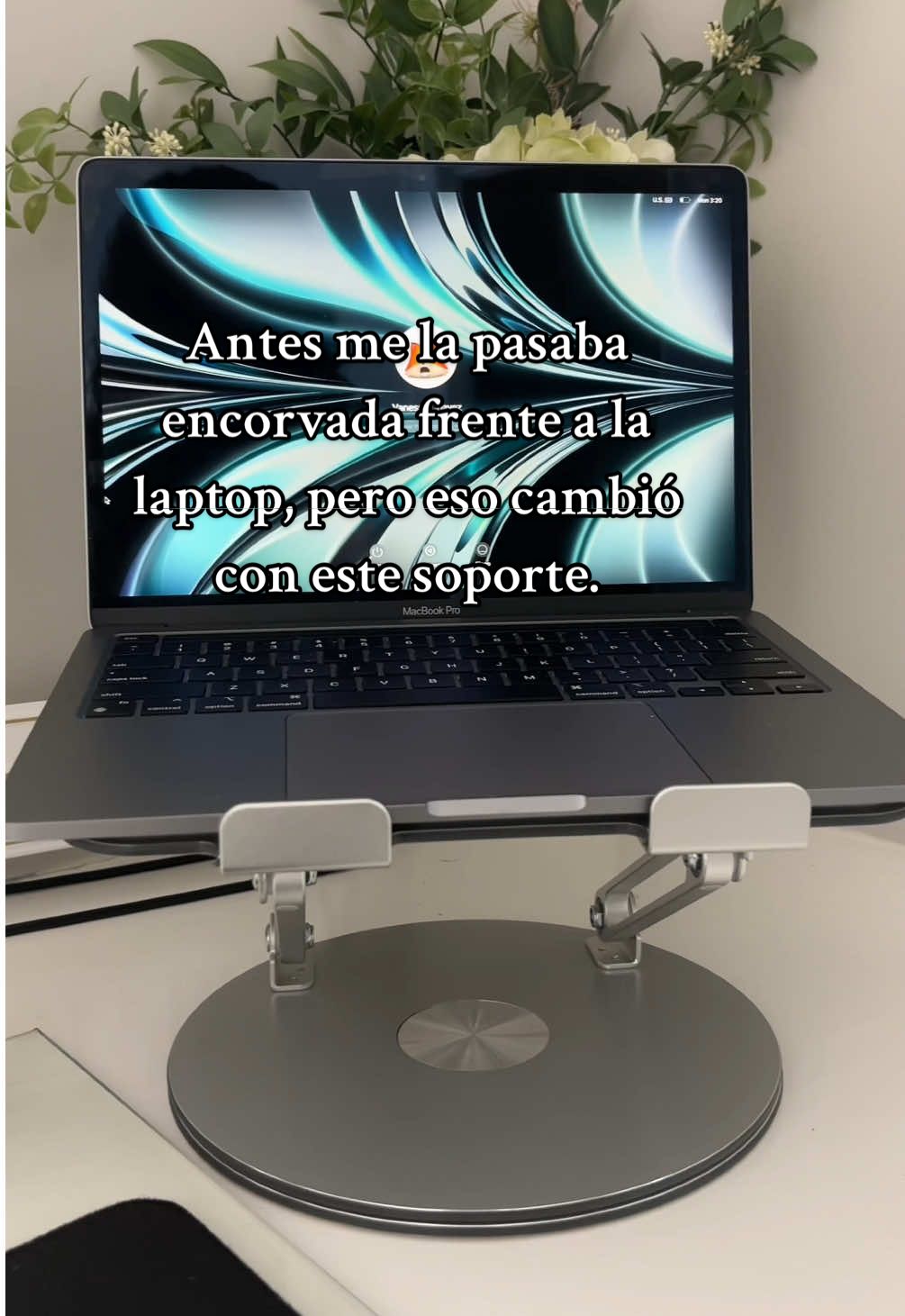 ¡Encontré el complemento perfecto para mi escritorio! ✨ Este soporte para laptop y tablet es súper versátil y está hecho con materiales súper resistentes 💪 ¡Ahora hacer lives y leer los comentarios será mucho más fácil! Me encanta que gira 360° 🔄 Ya no tengo que encorvarme para ver la pantalla 🙌 Estoy feliz de haber conseguido este soporte ajustable. ¡Lo necesitaba! 💻 Disponible en mi tienda de TikTok! 🛍️ Haz Click al Carrito Anaranjado 🛒🧡 @MUNBYN  #laptopstand #munbyn  #laptops #computer #stand #computerstand #tiktokshop #fyp 