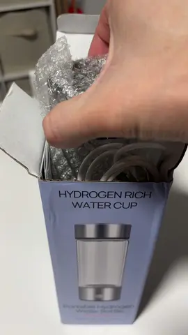 Hydrogen water bottle. #waterbottle #hydrogenwater #hydrogenwaterbottle #hydrogenwaterbenefits #hydrate 