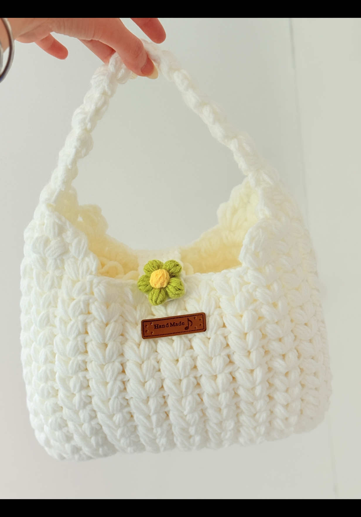 How do beginners crochet a simple and practical bag?（1）#Crochet #crochetbag #handmadebag #bag #simplecrochet #CrochetTutorial #crochetforbeginners #EasyCrochet #Handmade #DIY 