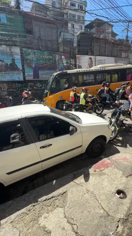 #brasil🇧🇷 #riodejaneiro #favelas #rochinha wooww terrible traffic in favelas🫣🫣🫣