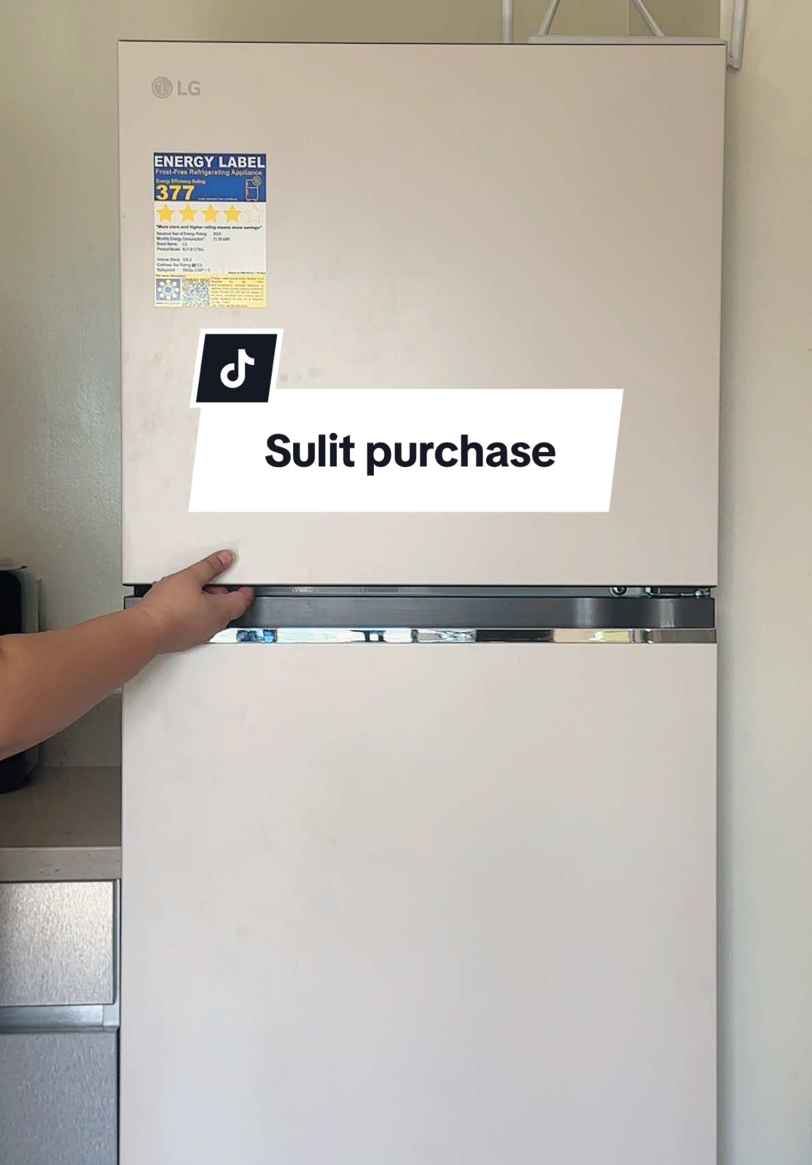 Living alone doesn't mean scrimping on food prep or groceries. I love grocery shopping and I am so happy with this #lgobjetcollection in Natural Beige! Inverter na, no defrost pa gyud! (estitik pud)@LG Philippines 🤣