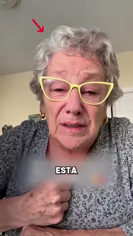 Esta abuela rompió en llanto porque ya no tenía dinero ni para comer… pero en lugar de rendirse, decidió crear su propia marca de pantuflas mágicas. Las fabrica a mano, con amor y dedicación, y son tan cómodas que parecen flotar. Pero a pesar de su esfuerzo, no ha tenido ni una sola venta. Si quieres apoyarla, solo tienes que dar like, comentar o compartir. A veces un pequeño gesto puede cambiarle la vida a alguien. #ApoyaLocal #PantuflasMágicas #HistoriasQueInspiran #AbuelitaEmprendedora #HechoAMano #EmprenderConCorazón #TikTokSolidario #extradato #datoraro  Disclaimer: This information is taken from the internet which may or may not be true we do not want to spread any fake news. The content provided by this channel is meant for EDUCATIONAL PURPOSE only. Copyright Disclaimer:- Under section 107 of copyright Act 1976, allowance is made for FAIR USE for purpose such a criticism, comment, news reporting, teaching, scholarship and research. Fair use is as permitted by copyright statues that might otherwise be infringing. Non-profit, educational or personal use tips the balance in favor of FAIR USE.