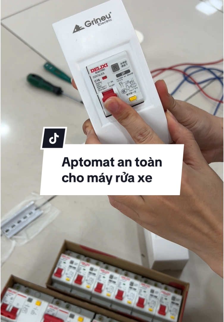 Aptomat dùng cho máy giặt, máy rửa xe, bình nóng lạnh  #aptomat #aptomatthongminh #diengiadinh #aptomatchonggiat #delixi 