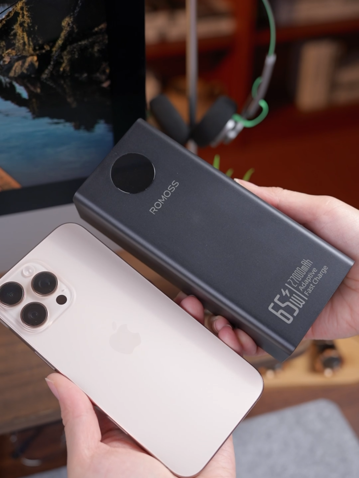 Charge multiple devices? This 27000 mAh power bank has you covered! #Romoss #romosspowerbank #romosspea27 #PowerBank #iphone #Android #portablepowerbank #iphonecharger