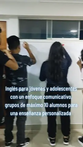 Todos participan y practican lo que vamos aprendiendo en clases, full speaking. #stepbystep #englishlesson #english #englishteacher #academia #englishacademy #peru🇵🇪 #chosica #chaclacayo #wait #sisoy 
