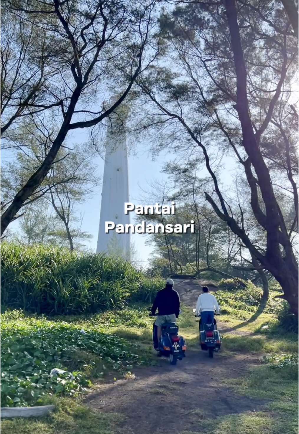 Menyusuri Jogja Selatan 🛵 📍Pantai Pandansari, Bantul, Yogyakarta #explorejogja #explorebantul #hiddengemjogja #vespa #pantaipandansari 