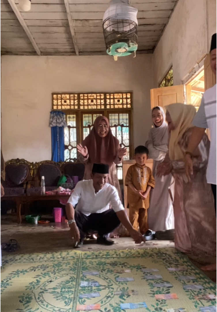Moment lebaran kemaren seru2an bareng keluarga #lebarancore #lebaran2025 #CapCut 