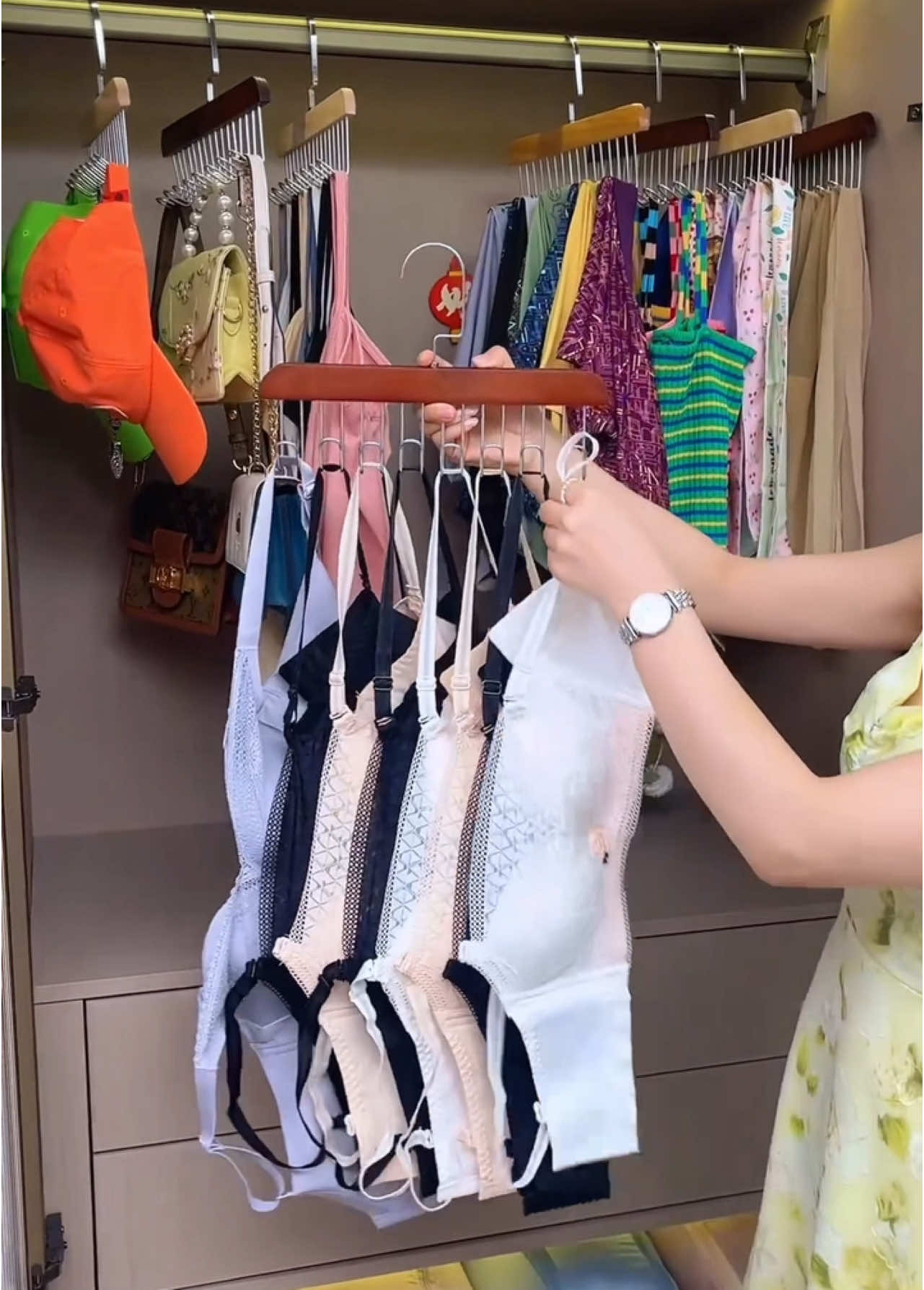 ไม้แขวนเสื้อ 8 ตะขอ ช่วยจัดระเบียบบ้านประหยัดพื้นที่ #ไ#ไม้แขวนเสื้อไ#ไม้แขวนเสื้อสแตนเลสไ#ไม้แขวนผ้าไ#ไม้แขวนเสื้อกันลื่น
